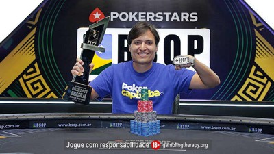 Fernando Araújo celebrating his victory at BSOP Brasilia. -- Fernando Araújo Wins Second PokerStars BSOP Brasilia Title