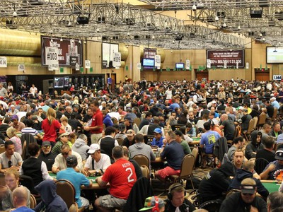 Social Media Prompts Change to 2015 World Series of Poker Main Event
